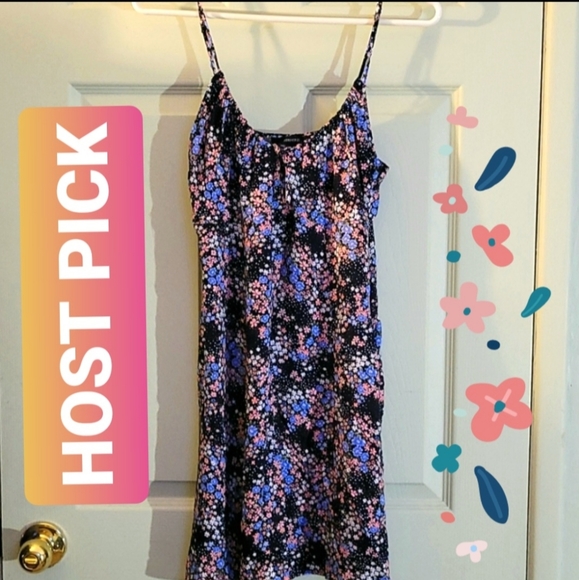 Forever 21 Dresses & Skirts - 🎉HP🎉FOREVER 21 Floral Mini Dress Size XS